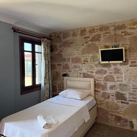 Bed & Breakfast Red Shutters Cunda - Private & Breakfast