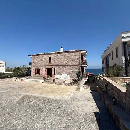 Couette-café Cunda Sea-view Stone & Private