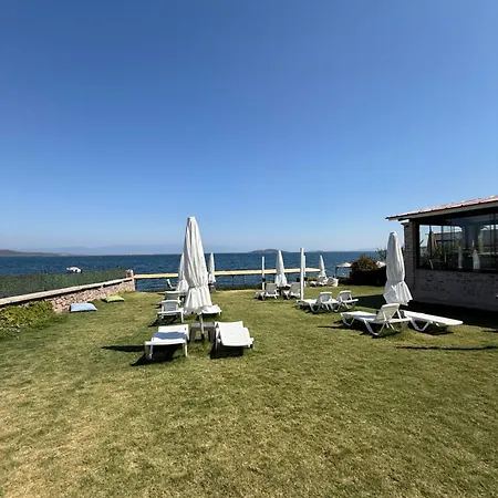 Couette-café Cunda Sea-view Stone & Private 3*