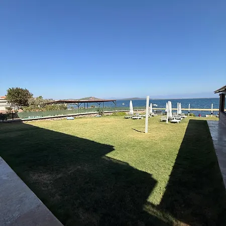 Red Shutters Cunda - Private & Breakfast Bed & Breakfast Ayvalik