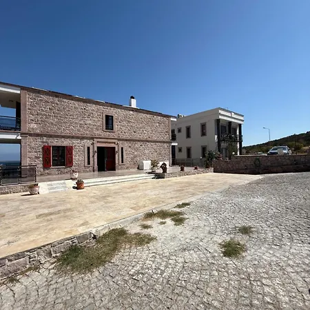 Red Shutters Cunda - Private & Breakfast Bed & Breakfast Ayvalik