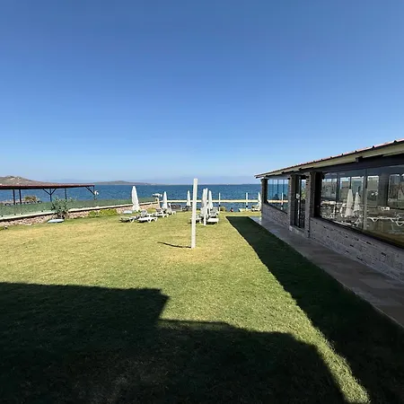 Bed & Breakfast Red Shutters Cunda - Private & Breakfast Ayvalı