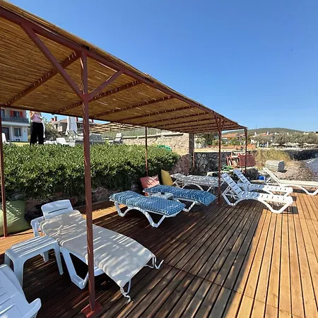 Bed & Breakfast Red Shutters Cunda - Private & Breakfast 3*
