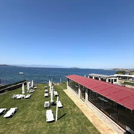 Bed & Breakfast Red Shutters Cunda - Private & Breakfast Ayvalı