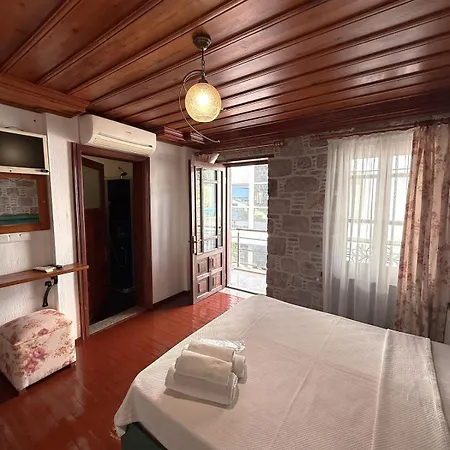 Bed & Breakfast Red Shutters Cunda - Private & Breakfast 3*